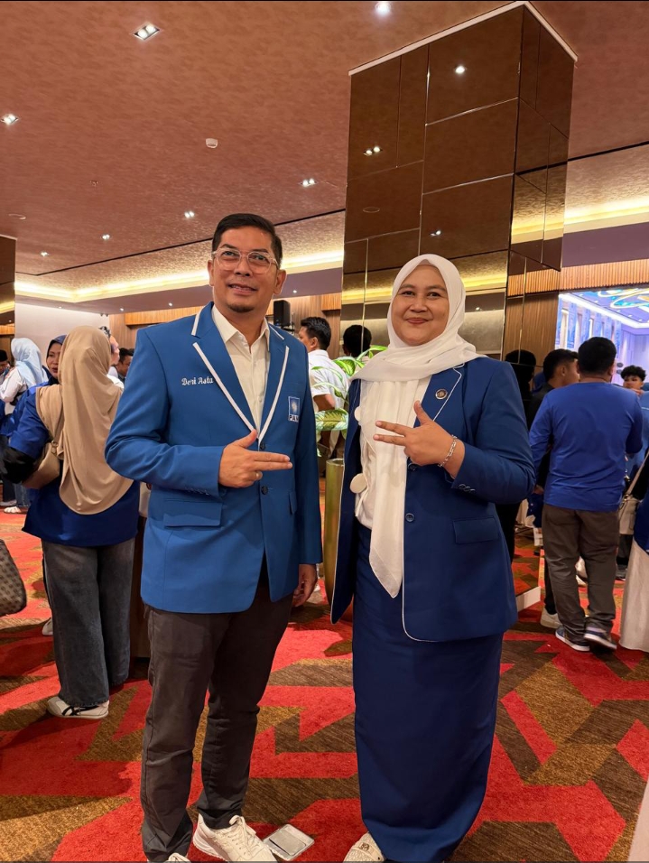 Deri Asta dan Susi Haryati 